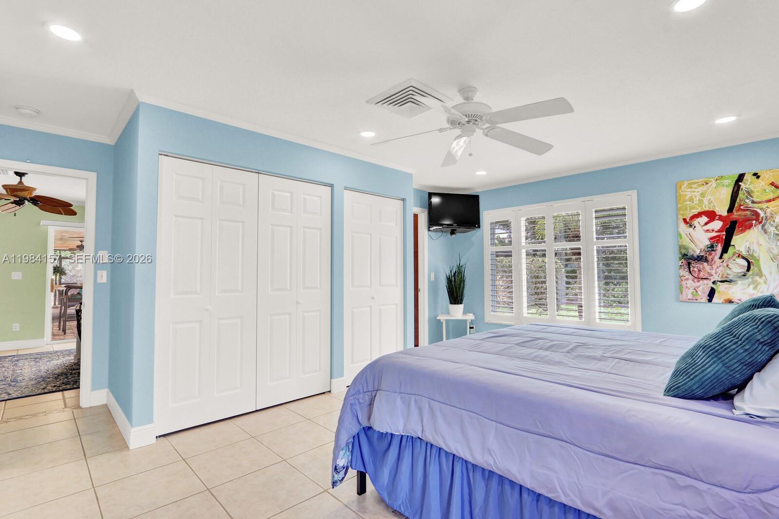 YACHT & COUNTRY CLUB OF S - Residential