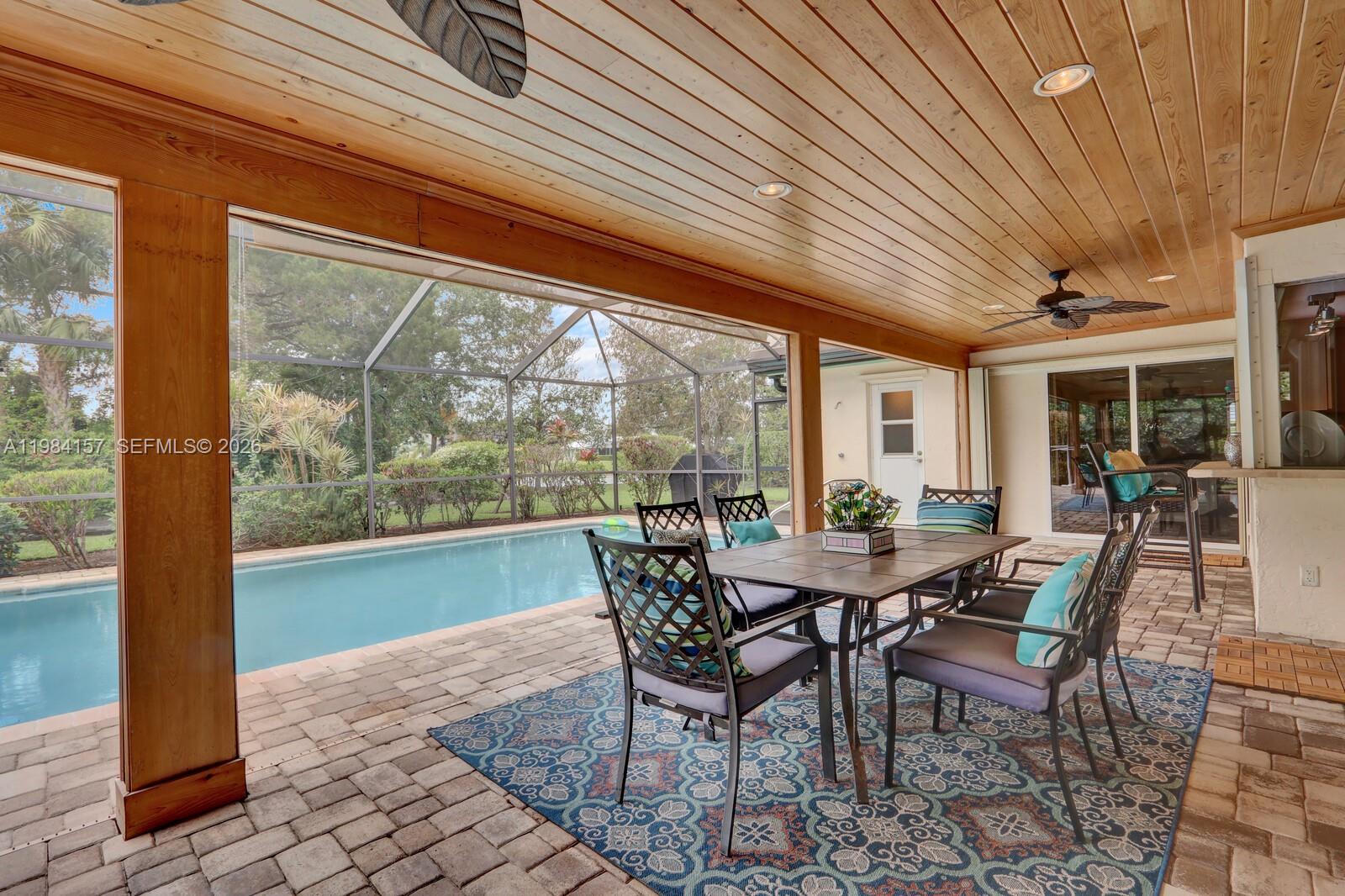 YACHT & COUNTRY CLUB OF S - Residential