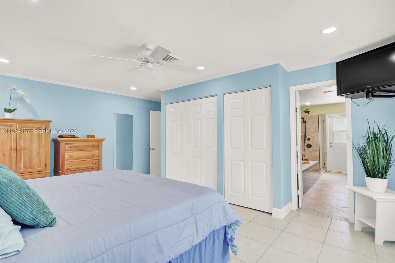 YACHT & COUNTRY CLUB OF S - Residential