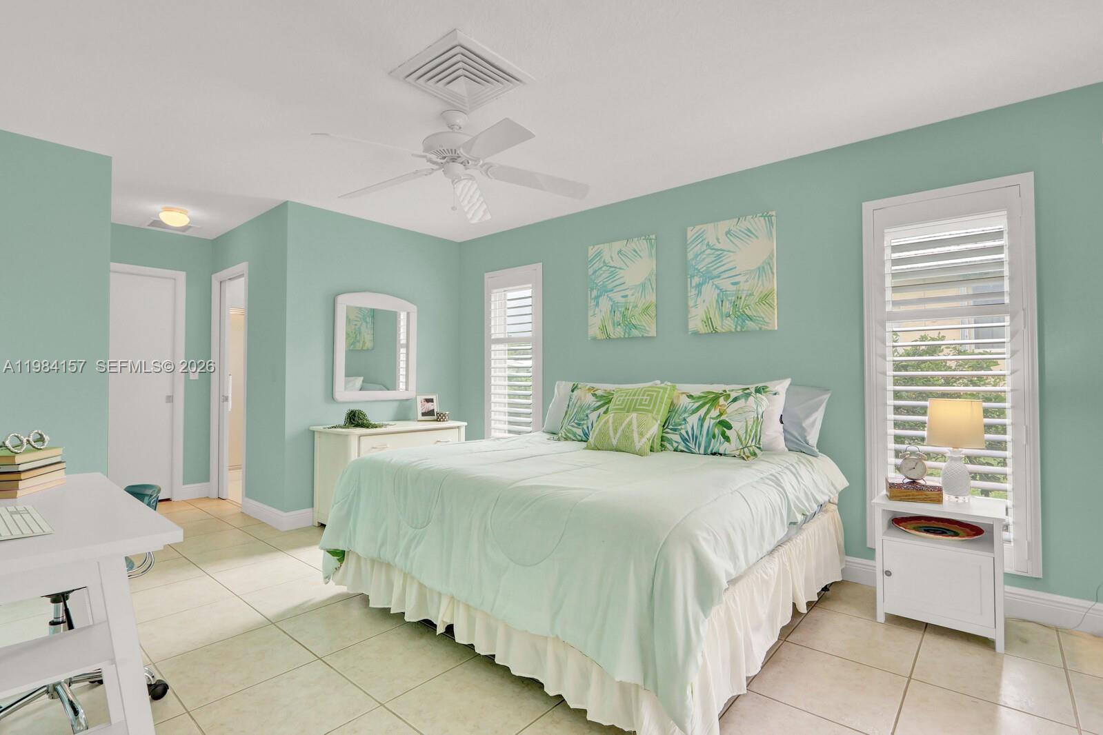 YACHT & COUNTRY CLUB OF S - Residential