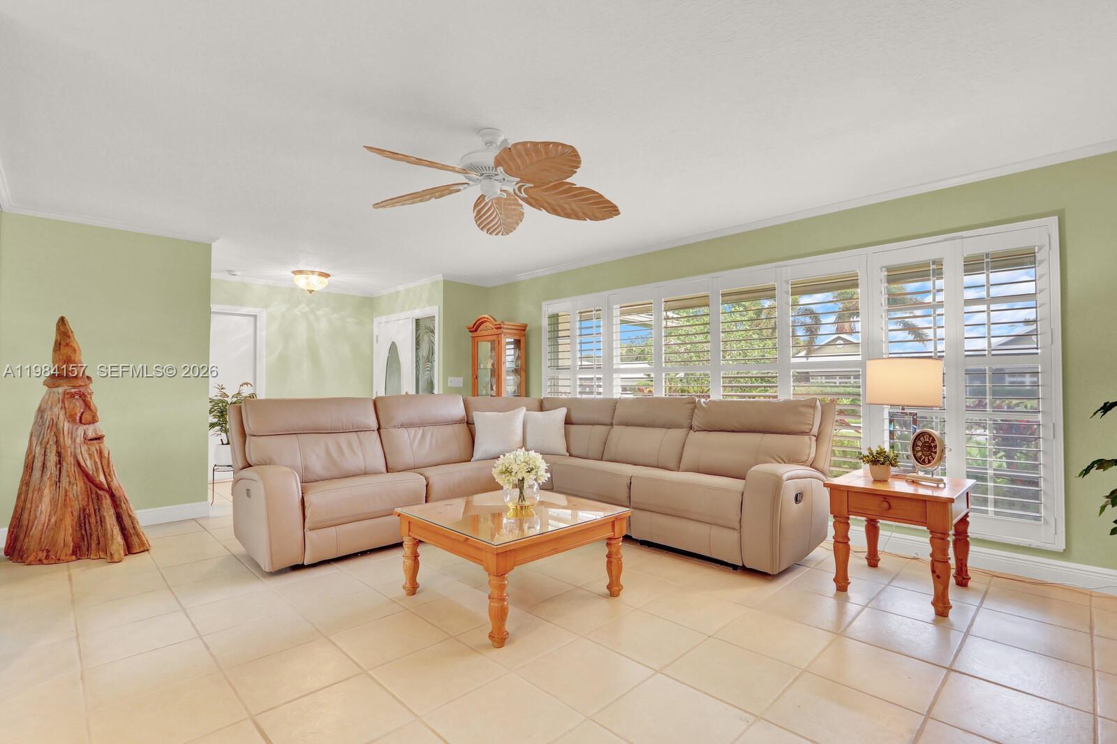 YACHT & COUNTRY CLUB OF S - Residential