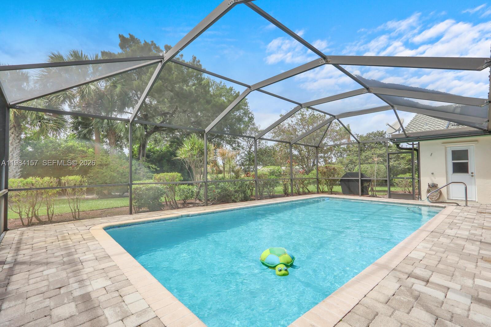 YACHT & COUNTRY CLUB OF S - Residential