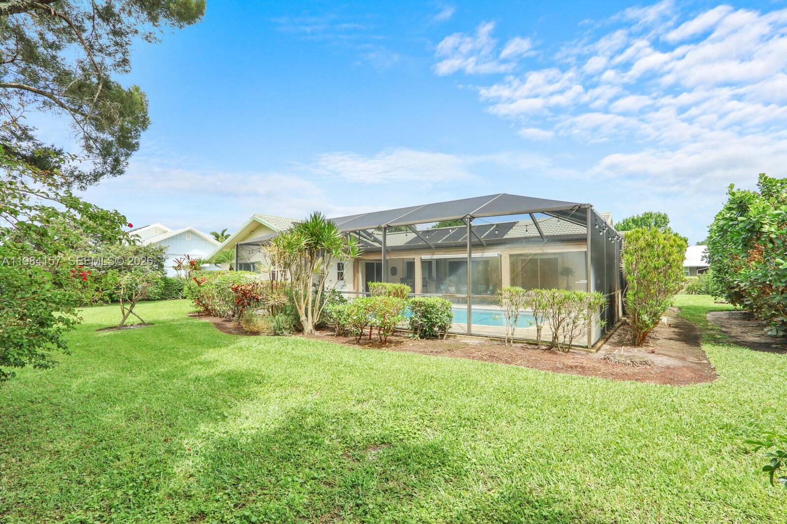 YACHT & COUNTRY CLUB OF S - Residential