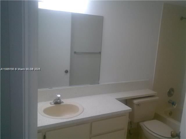 LAS VISTAS AT DORAL CONDO - Residential