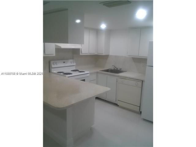 LAS VISTAS AT DORAL CONDO - Residential