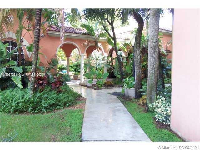 LAS VISTAS AT DORAL CONDO - Residential