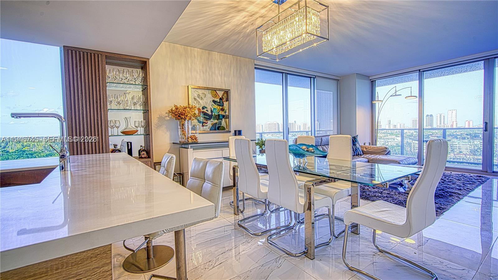 THE HARBOUR SOUTH CONDO - Residential