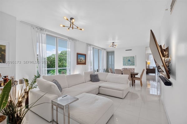 720 NE 62ND ST APT 412, MIAMI, FL 33138 - Image df3068c0f8eec29d4d5cdad07c1d39f6/2637443586