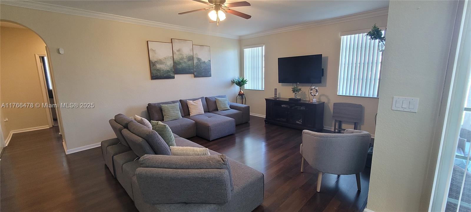 MANDARIN LAKES - Residential