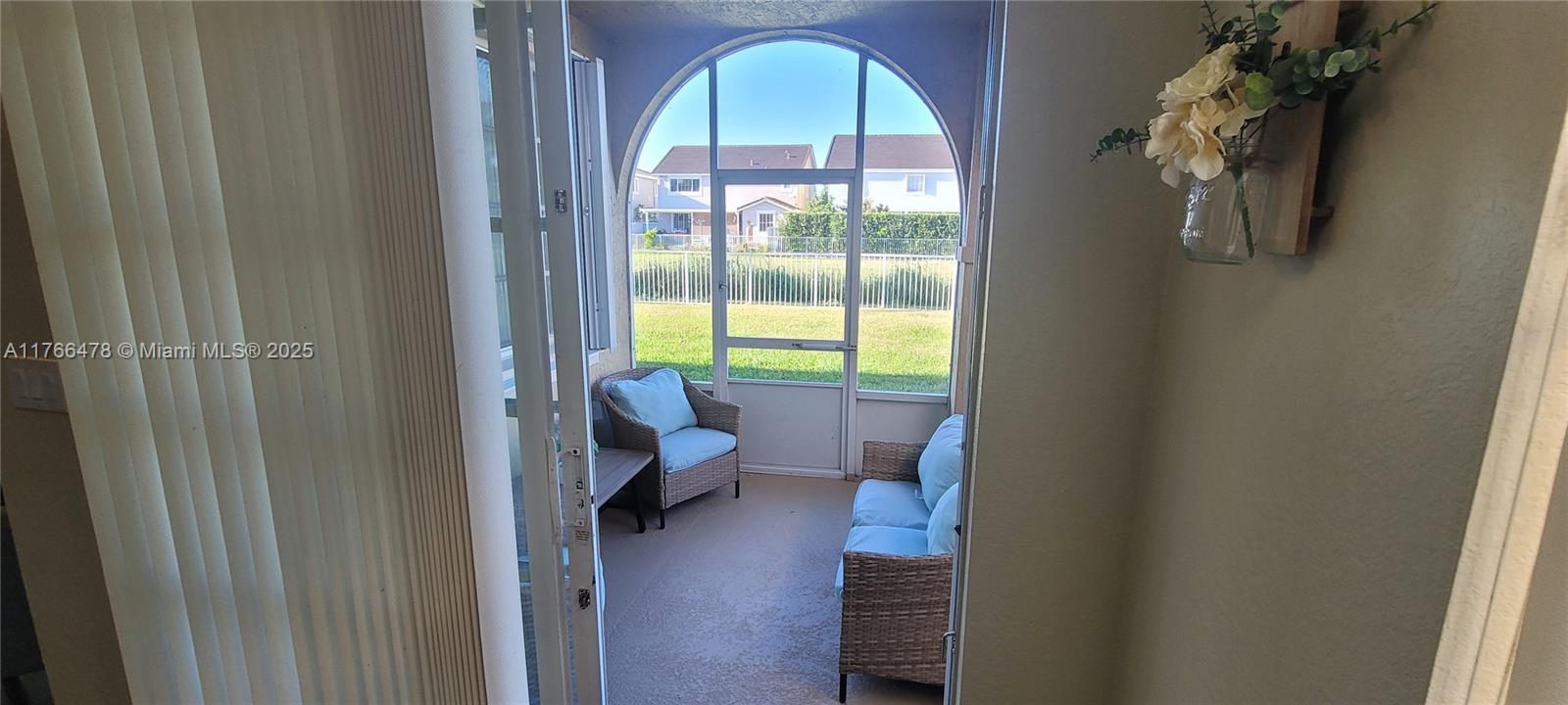 MANDARIN LAKES - Residential