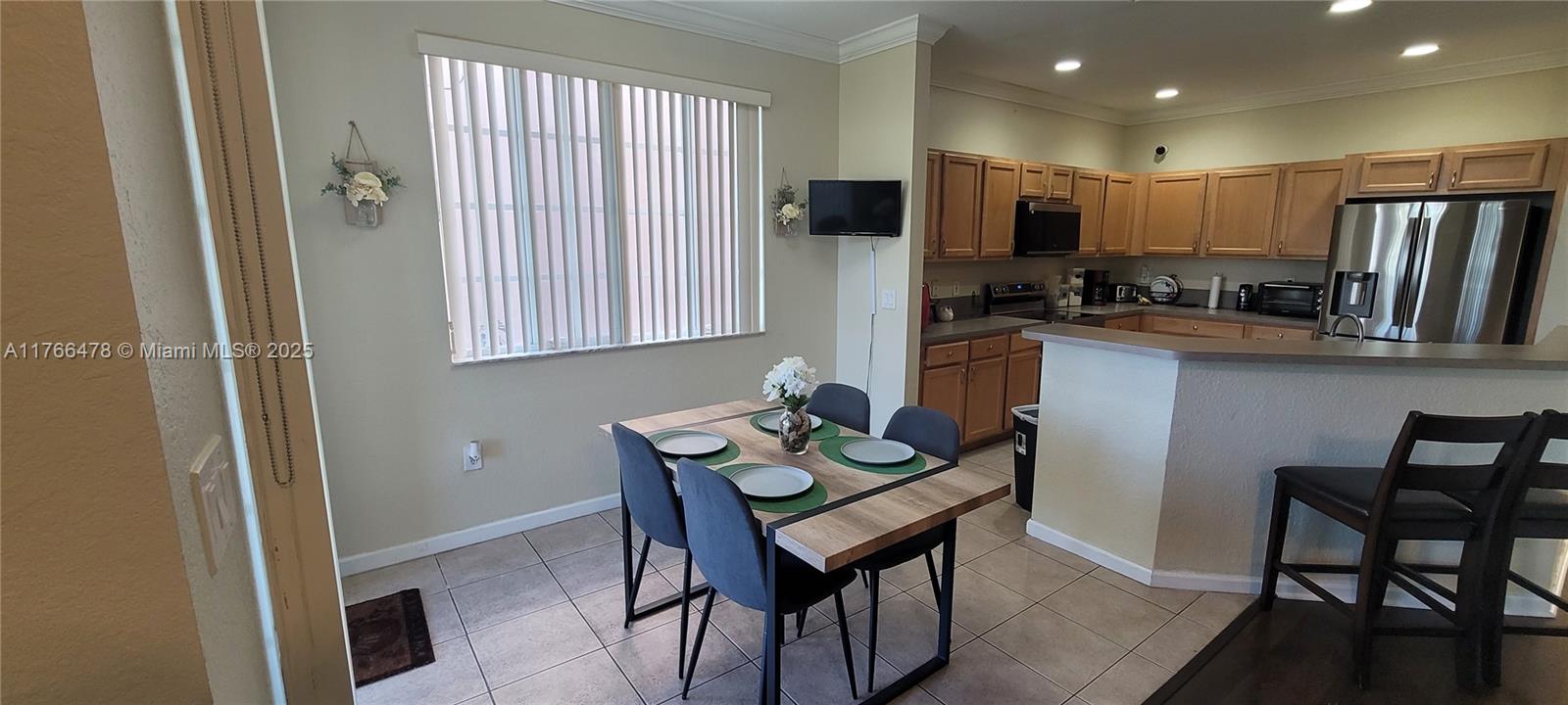 MANDARIN LAKES - Residential