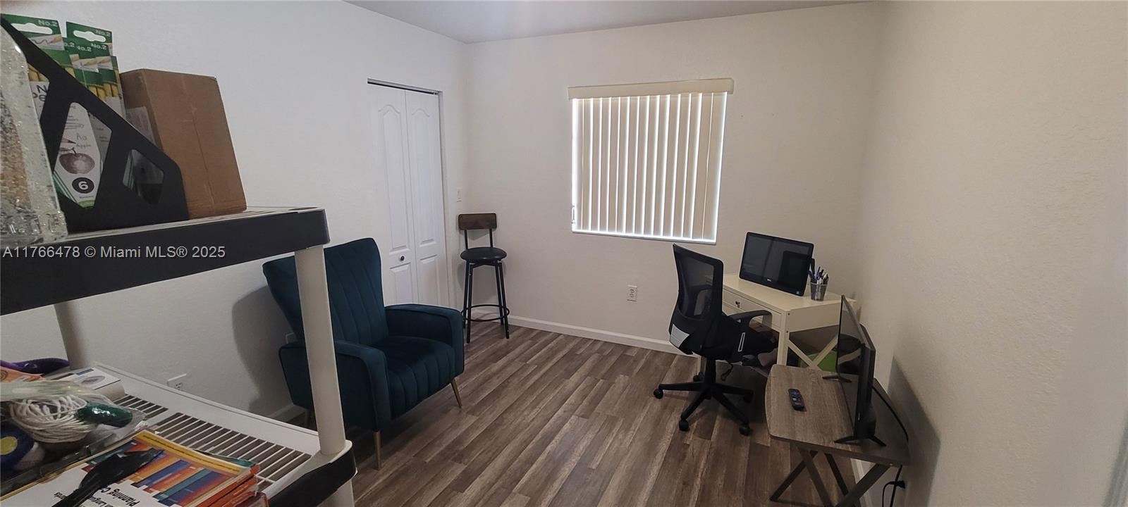 MANDARIN LAKES - Residential
