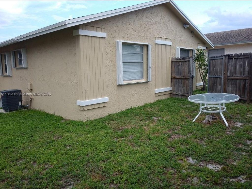 Photo of 933 Francis St #933, West Palm Beach, FL 33405 (MLS # A11852961)