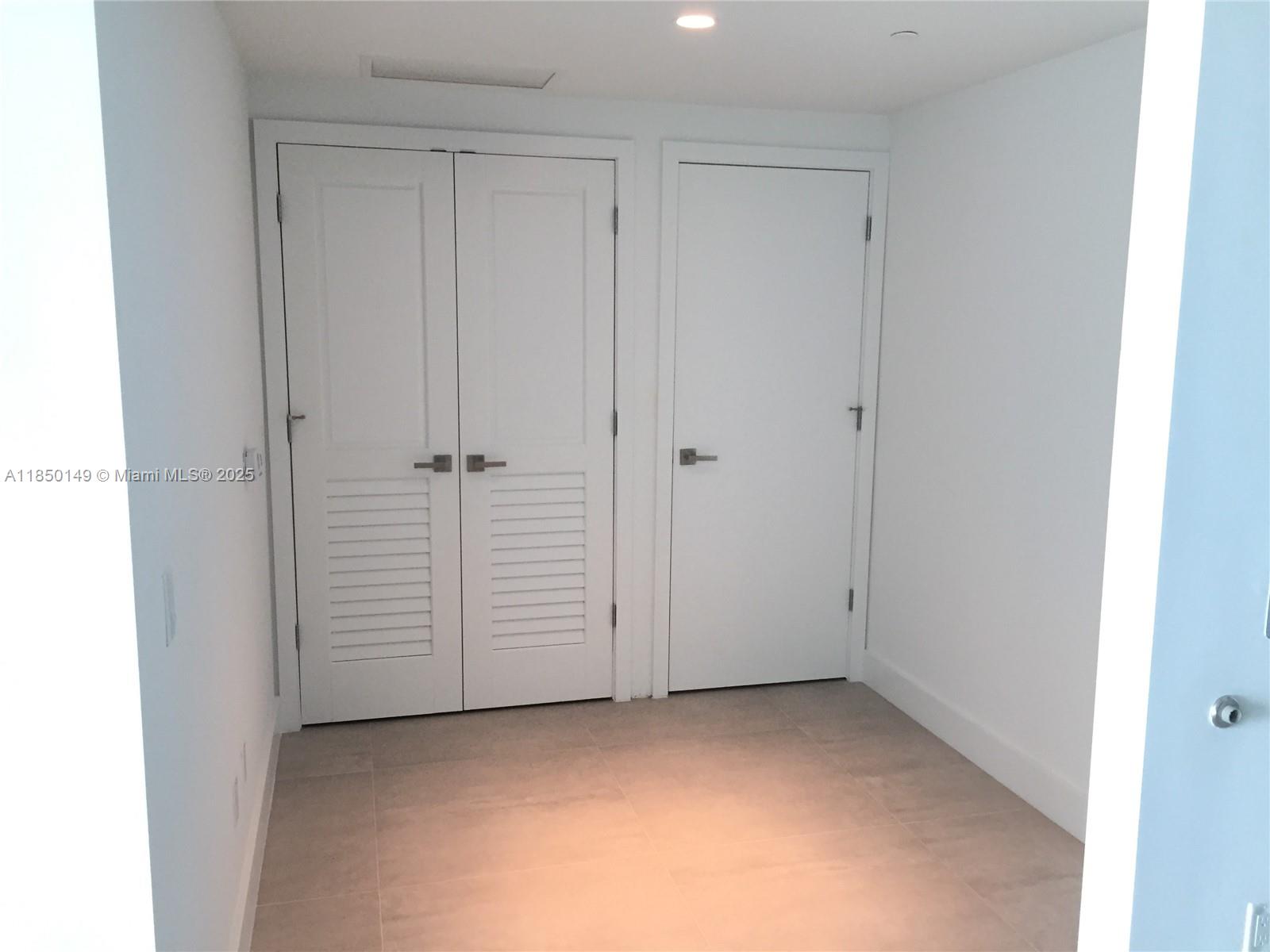 THE BOND - Residential