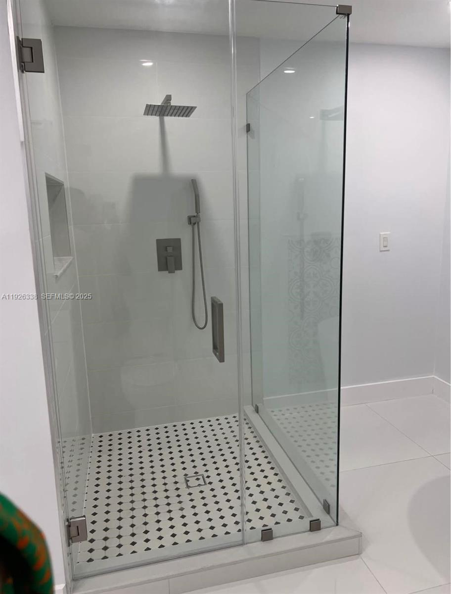 CORAL BAY MANOR - Residential Lease