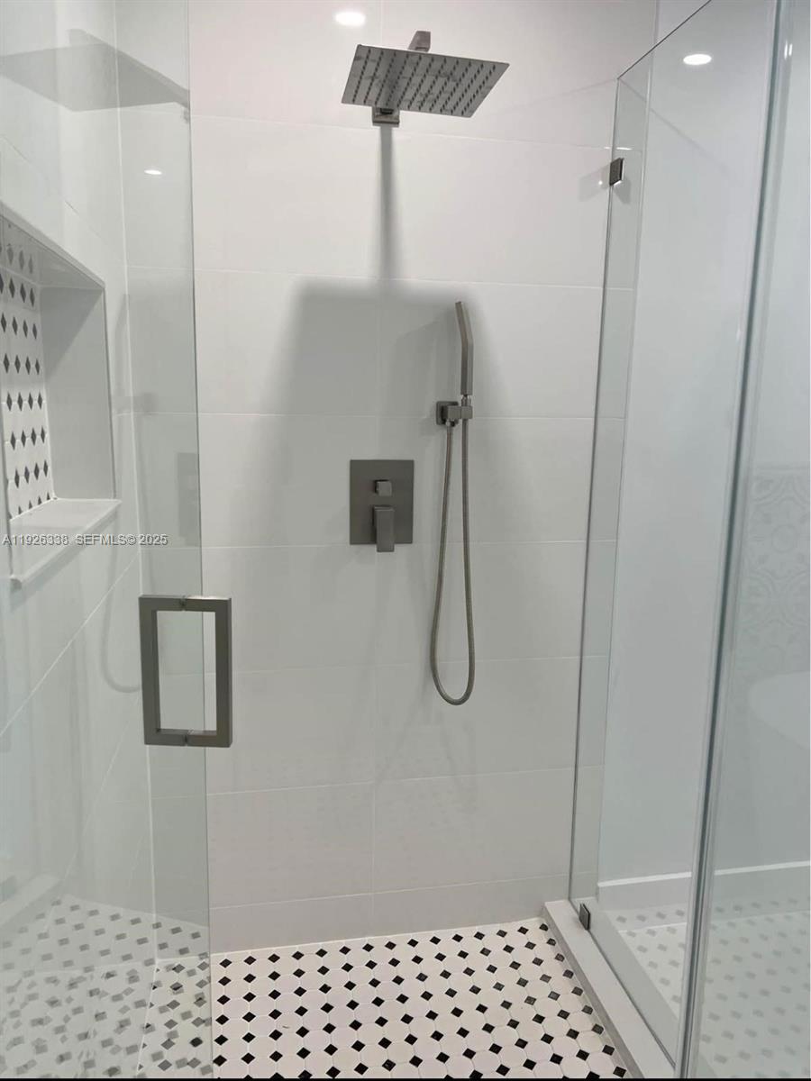 CORAL BAY MANOR - Residential Lease