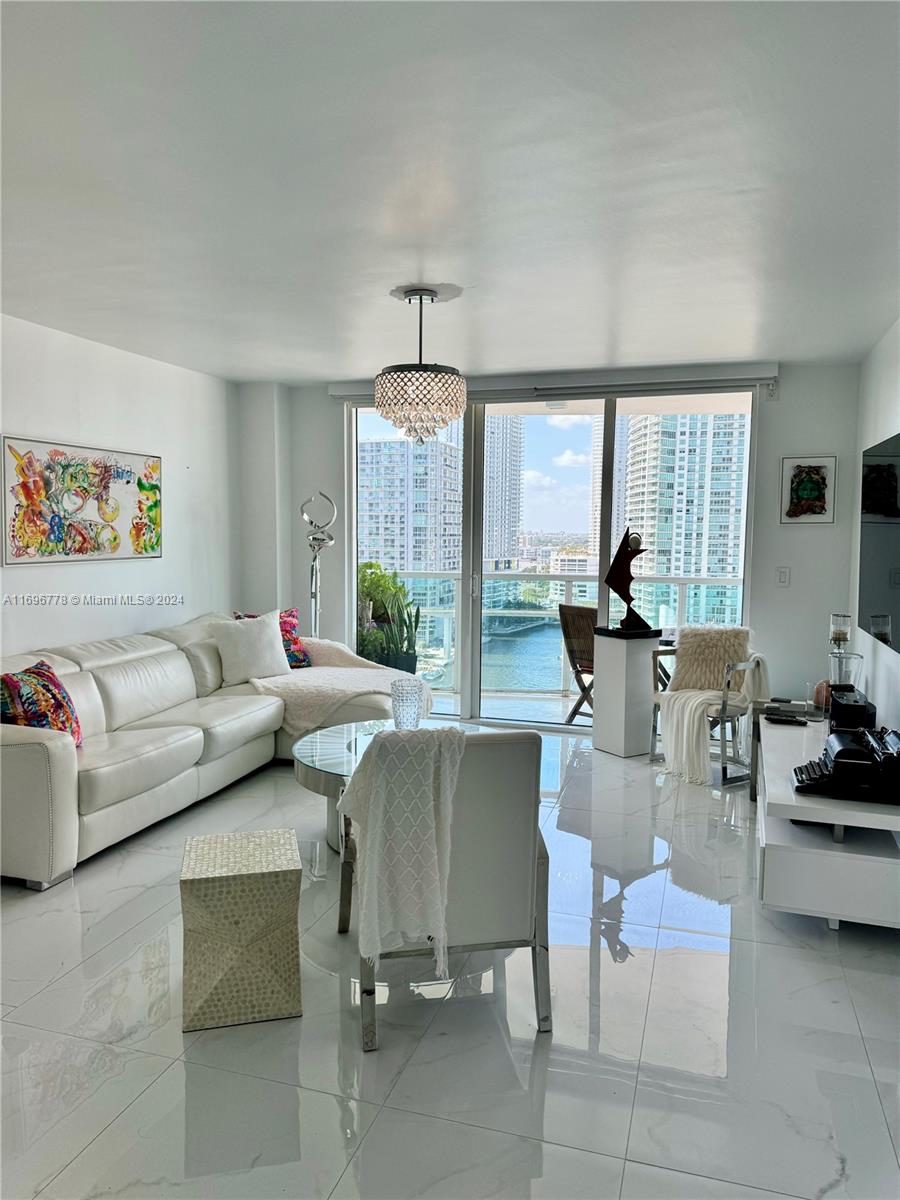 Rental Property at 31 Se 5th St 2207, Miami, Broward County, Florida - Bedrooms: 1 
Bathrooms: 1  - $3,500 MO.