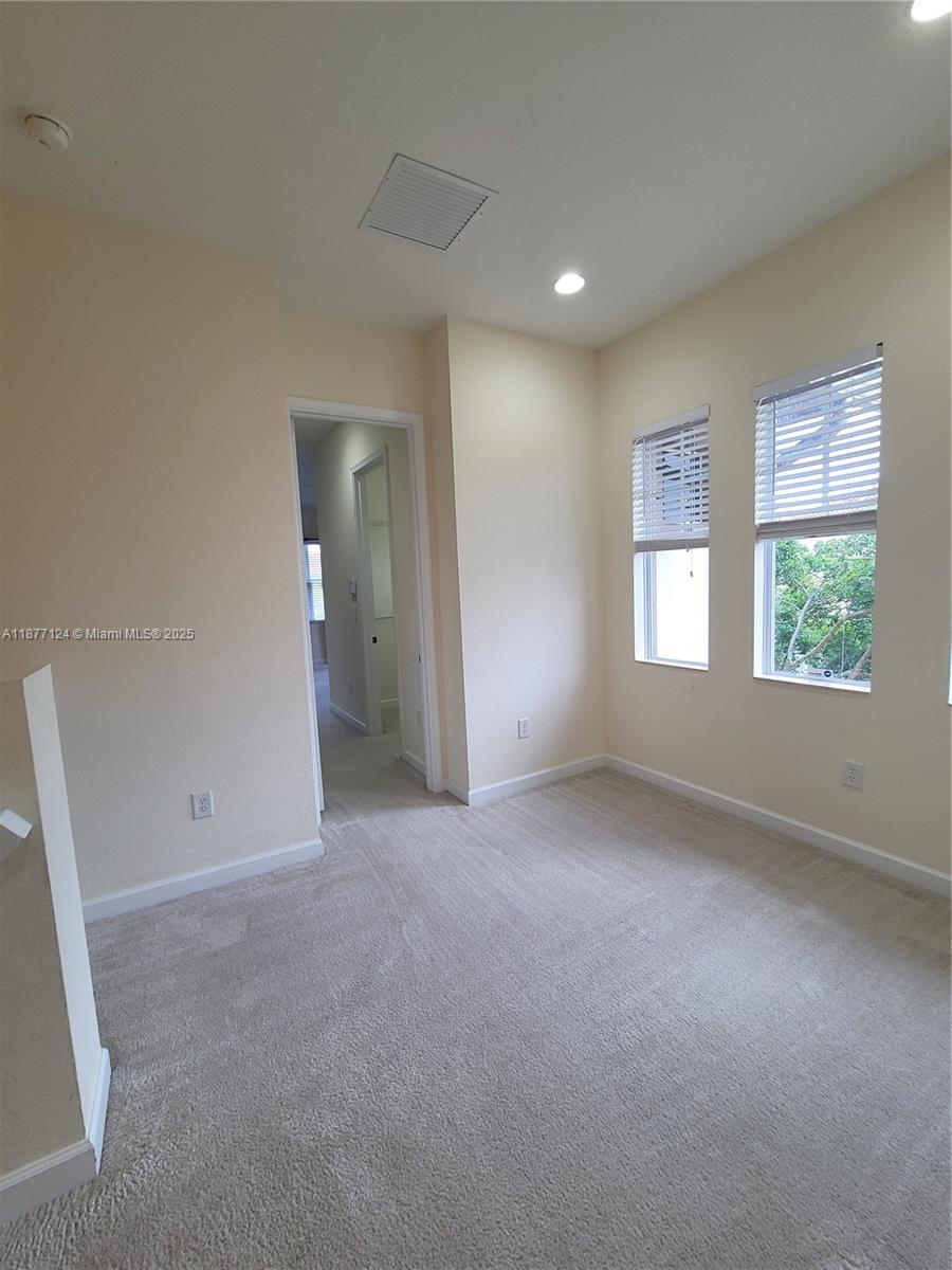 HERON BAY COMMERCIAL - Residential Lease