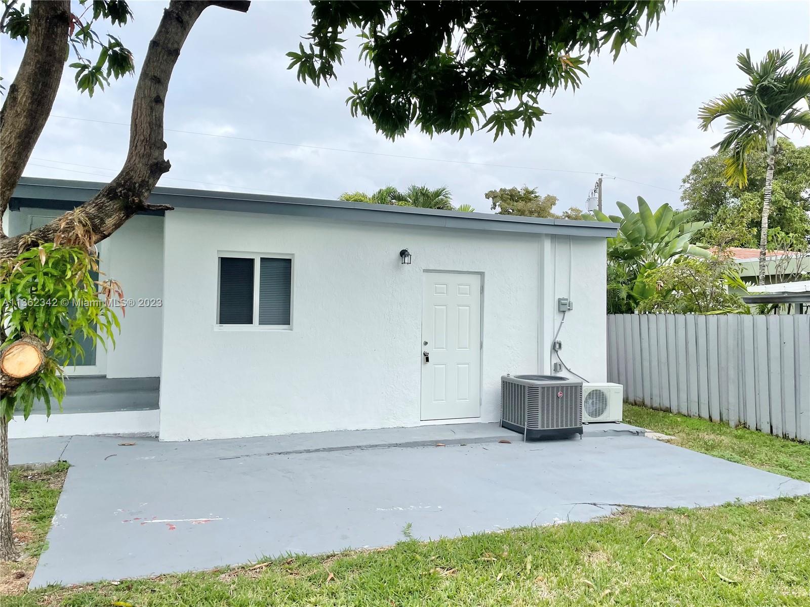 COMPLETELY RENOVATED studio for rent with brand new tile through out. Conveniently located near Miami International Airport, Downtown, Coral Gables, and the Beaches. Easy access to Flagler Street, Tamiami Trail, and the Palmetto Expressway. Easy to show!