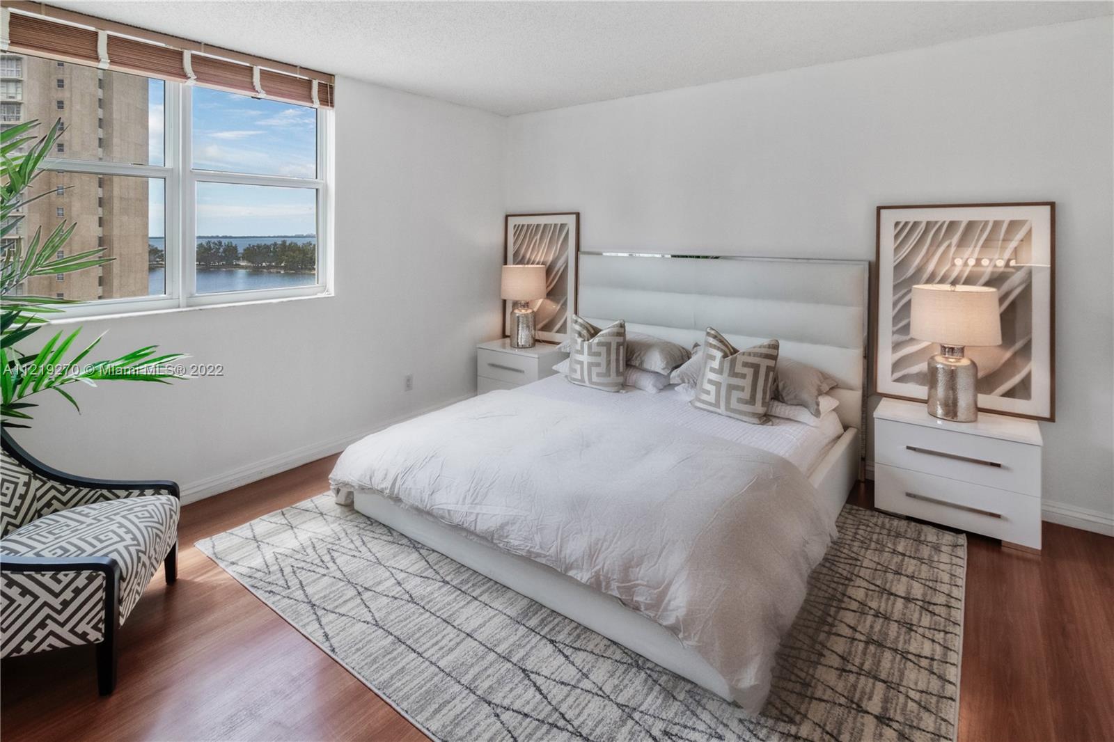 THE METROPOLITAN CONDO - Residential