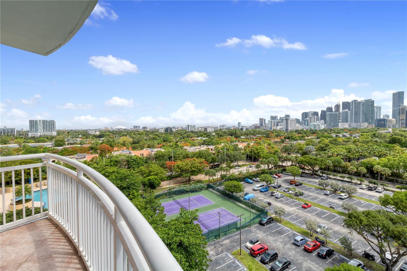 THE METROPOLITAN CONDO - Residential