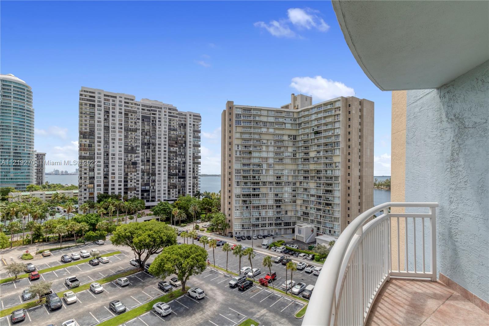 THE METROPOLITAN CONDO - Residential