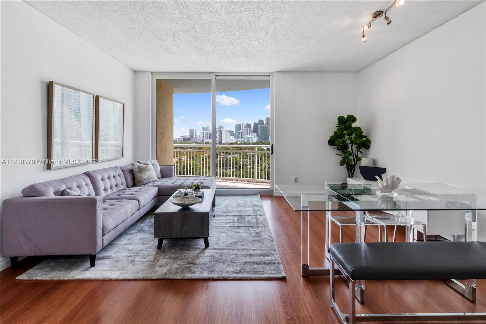 THE METROPOLITAN CONDO - Residential