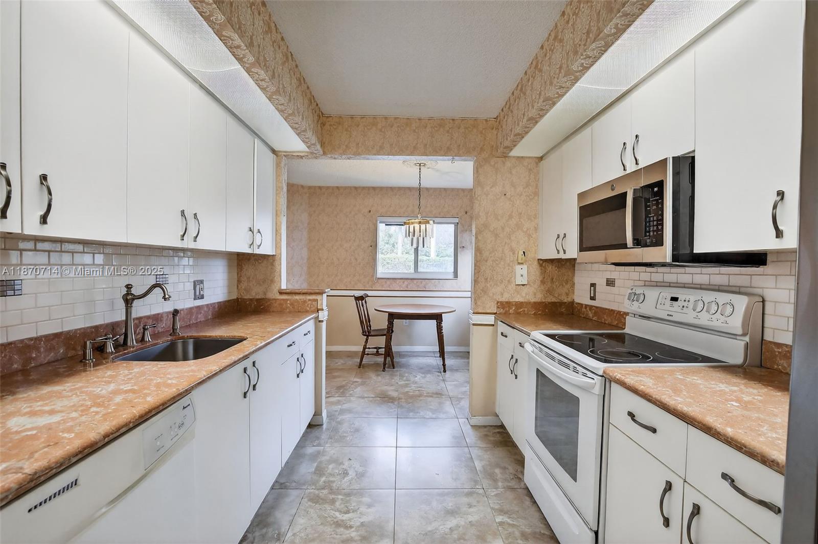 IVANHOE EAST AT CENTURY V - Residential