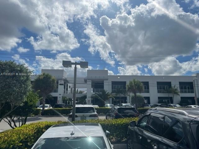 OFFICE IN HEART OF DORAL!! AMAZING OPPORTUNITY FOR YOUR NEW BUSINESS OR EXISTING ONE, LOCATED A FIVE MINUTES FROM INTERNATIONAL AIRPORT AND THE MIAMI FEE ZONE, EASY ACCES TO THE DOLPHINS EXPRESSWAY,PALMETTO EXPRESSWAY AND MORE. COME IN SEE IT YOU WON'N HAVE ANOTHER OPPORTUNITY LIKE THIS ONE. TENANT IN THE PROPERTY UNTIL JULY 31 2025