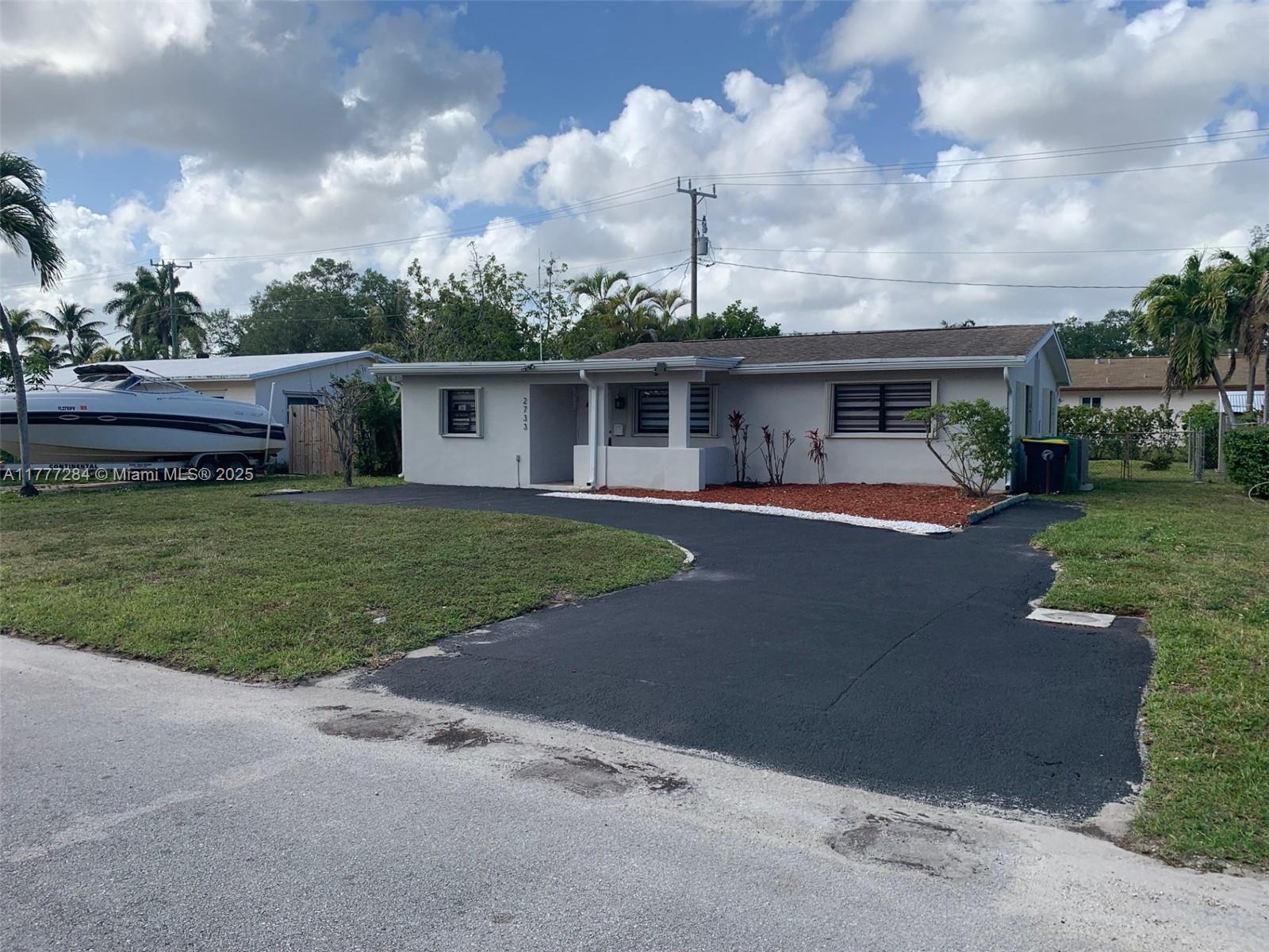 Rental Property at 2733 Sw 46th Ct 2733, Dania Beach, Miami-Dade County, Florida - Bedrooms: 3 
Bathrooms: 2  - $3,495 MO.