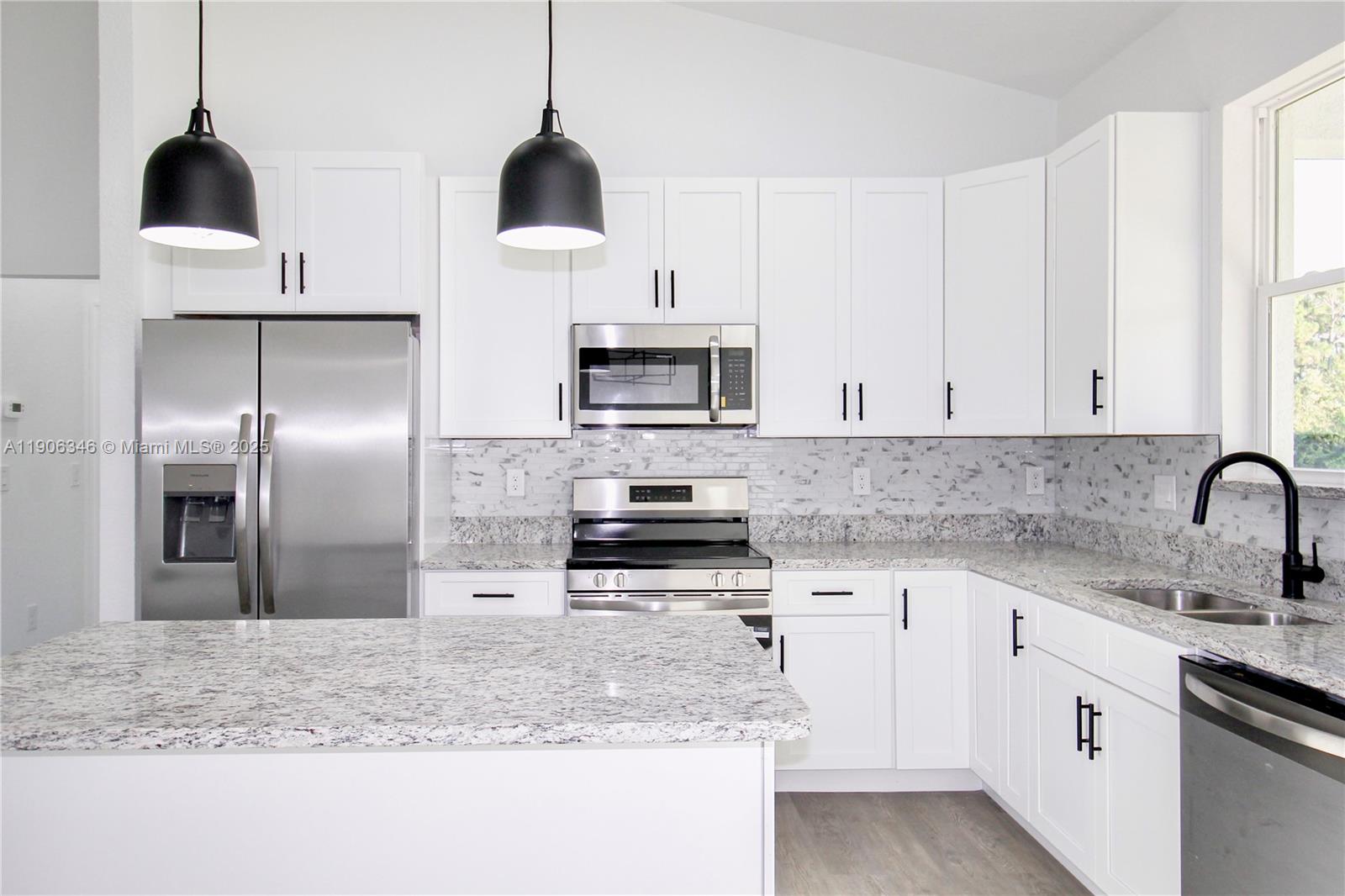 ORANGE BLOSSOM ESTATE - Residential