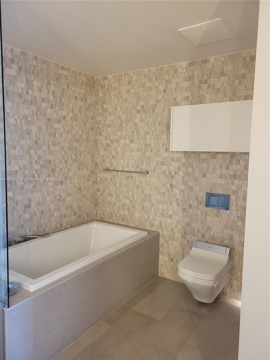 RISE CONDO - Residential Lease