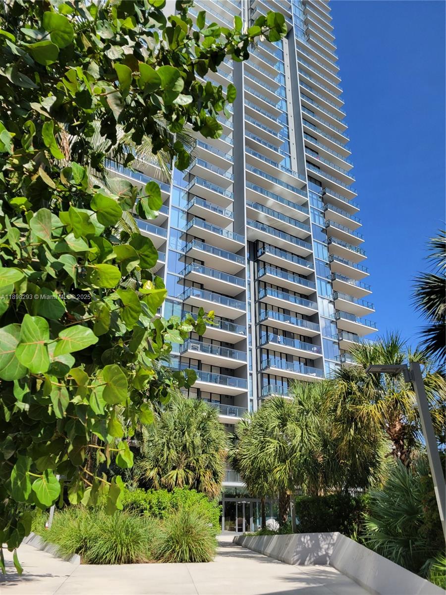 RISE CONDO - Residential Lease