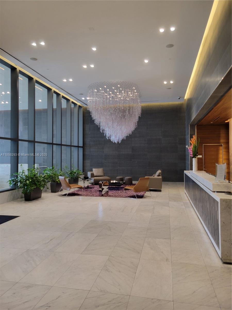 RISE CONDO - Residential Lease