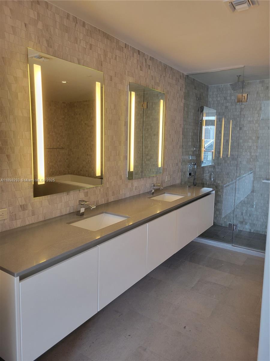 RISE CONDO - Residential Lease