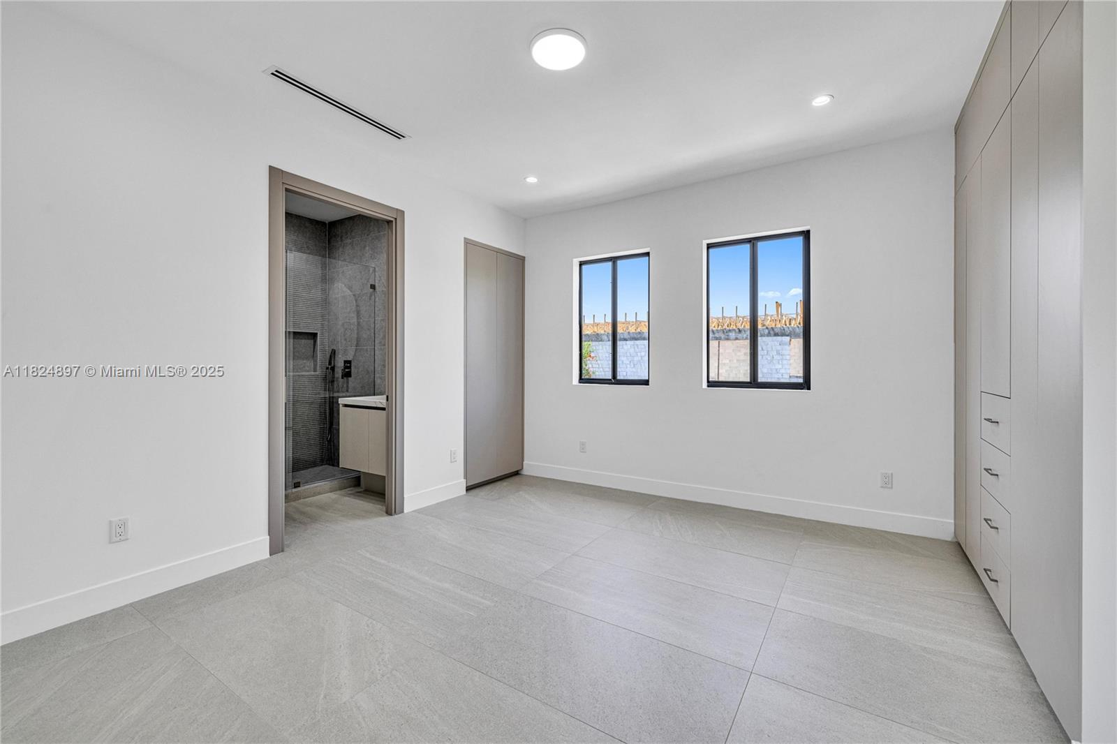 BEVERLY HEIGHTS - Residential