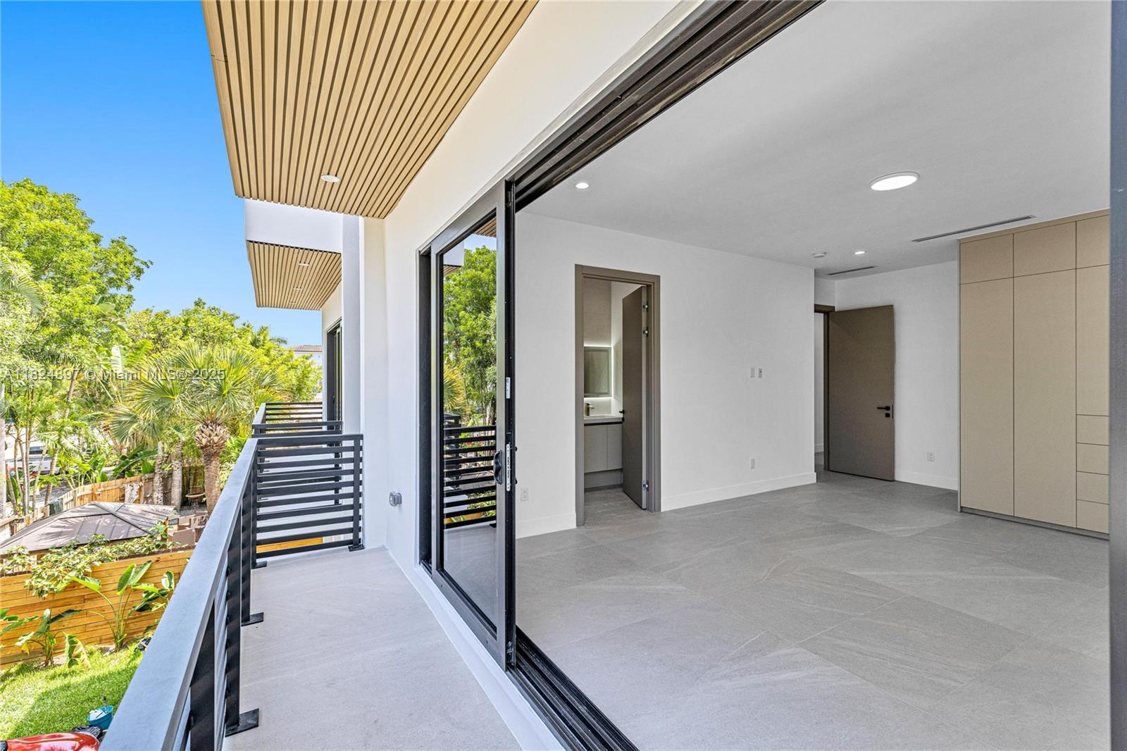 BEVERLY HEIGHTS - Residential