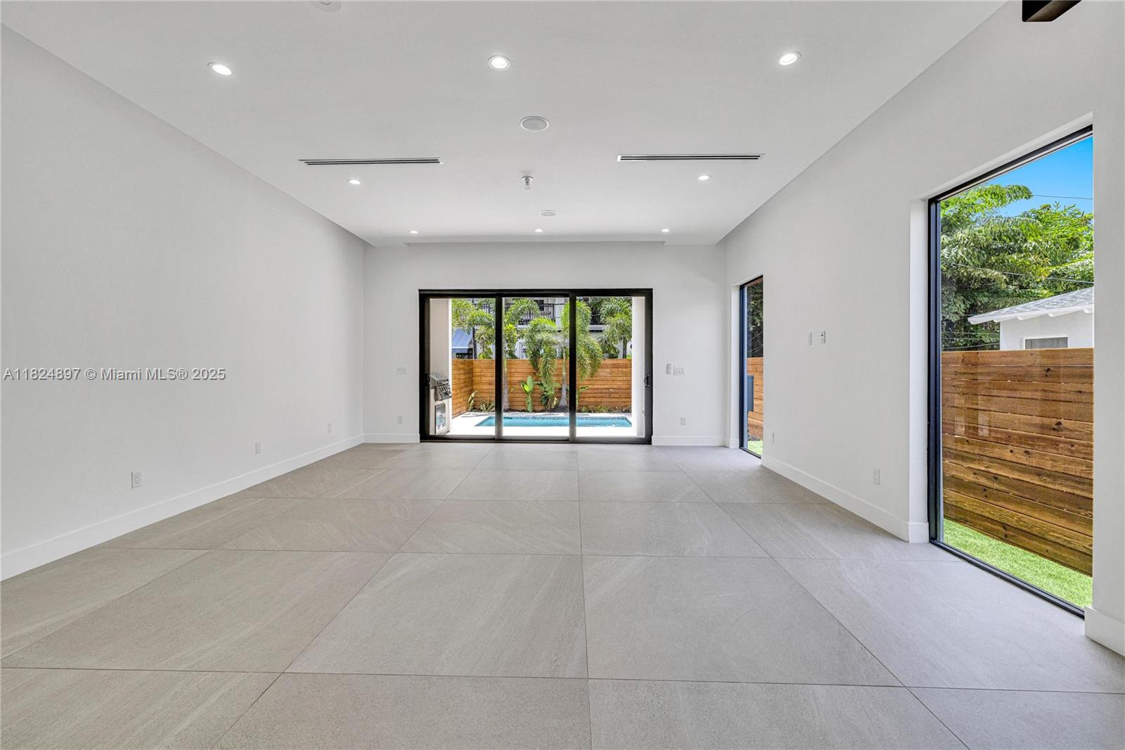 BEVERLY HEIGHTS - Residential