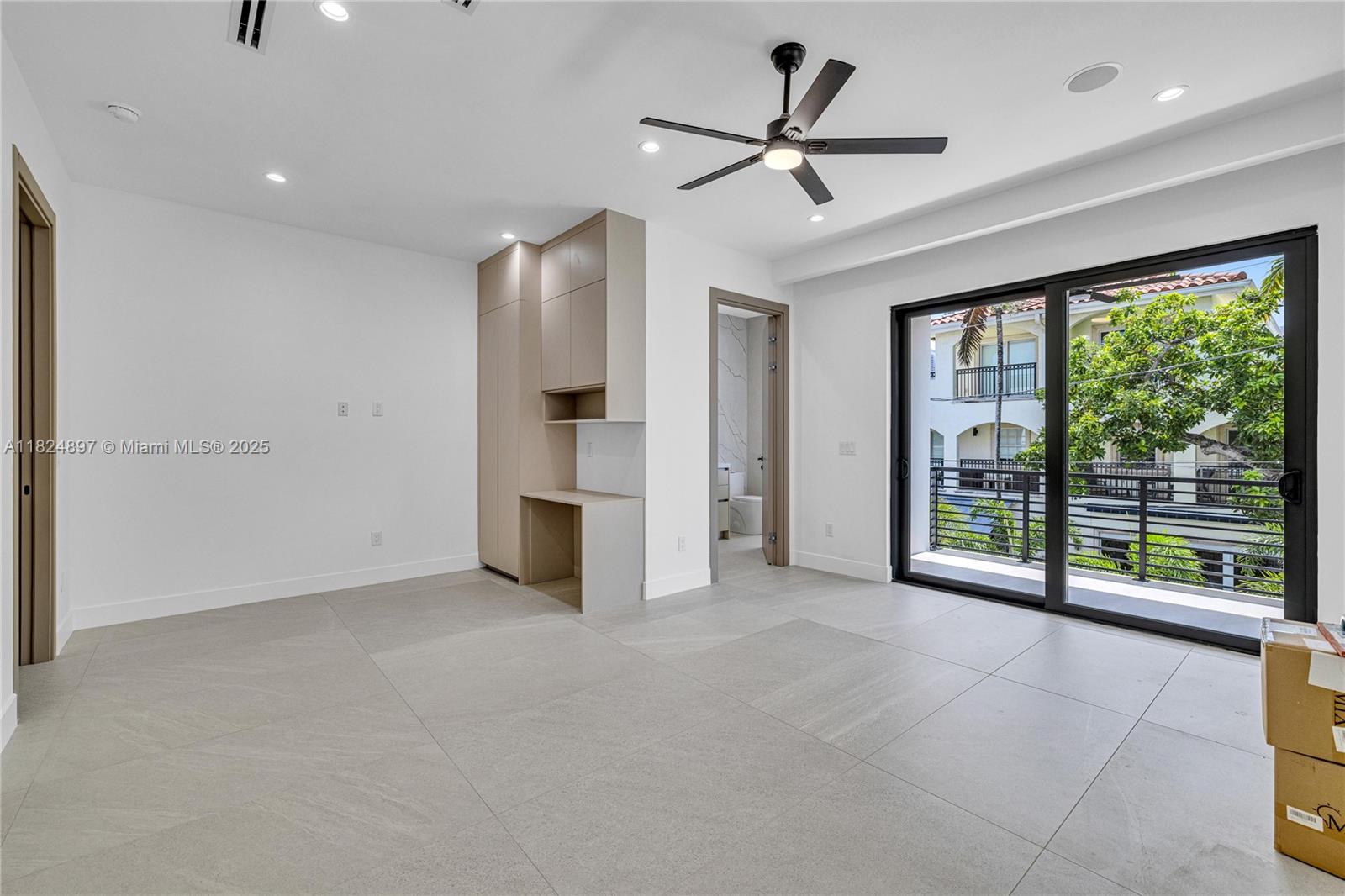 BEVERLY HEIGHTS - Residential