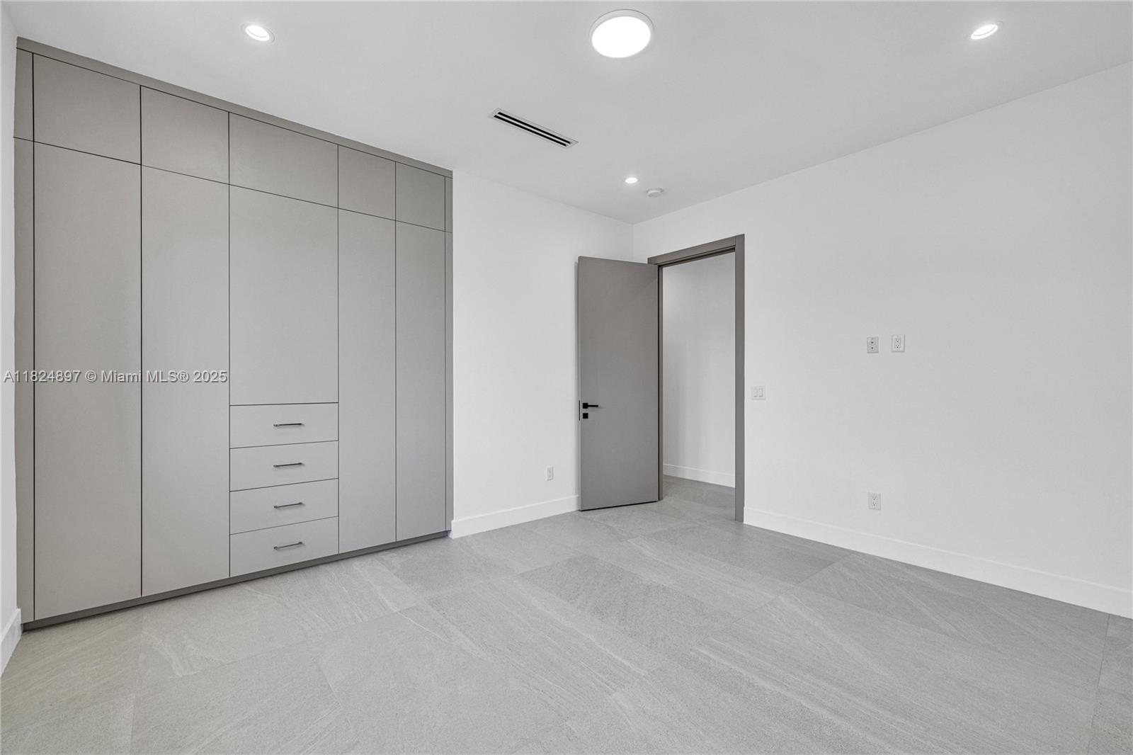 BEVERLY HEIGHTS - Residential