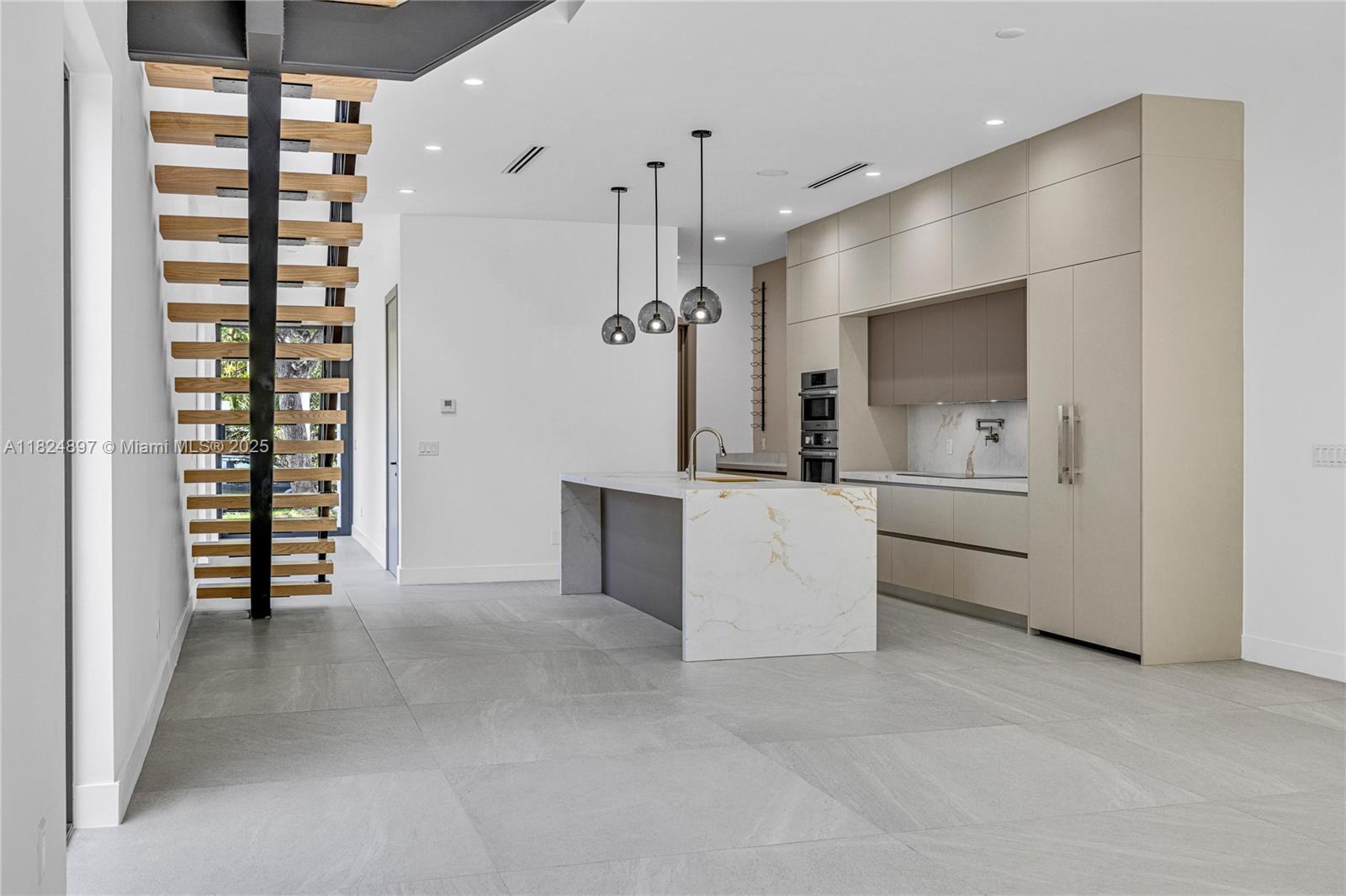 BEVERLY HEIGHTS - Residential