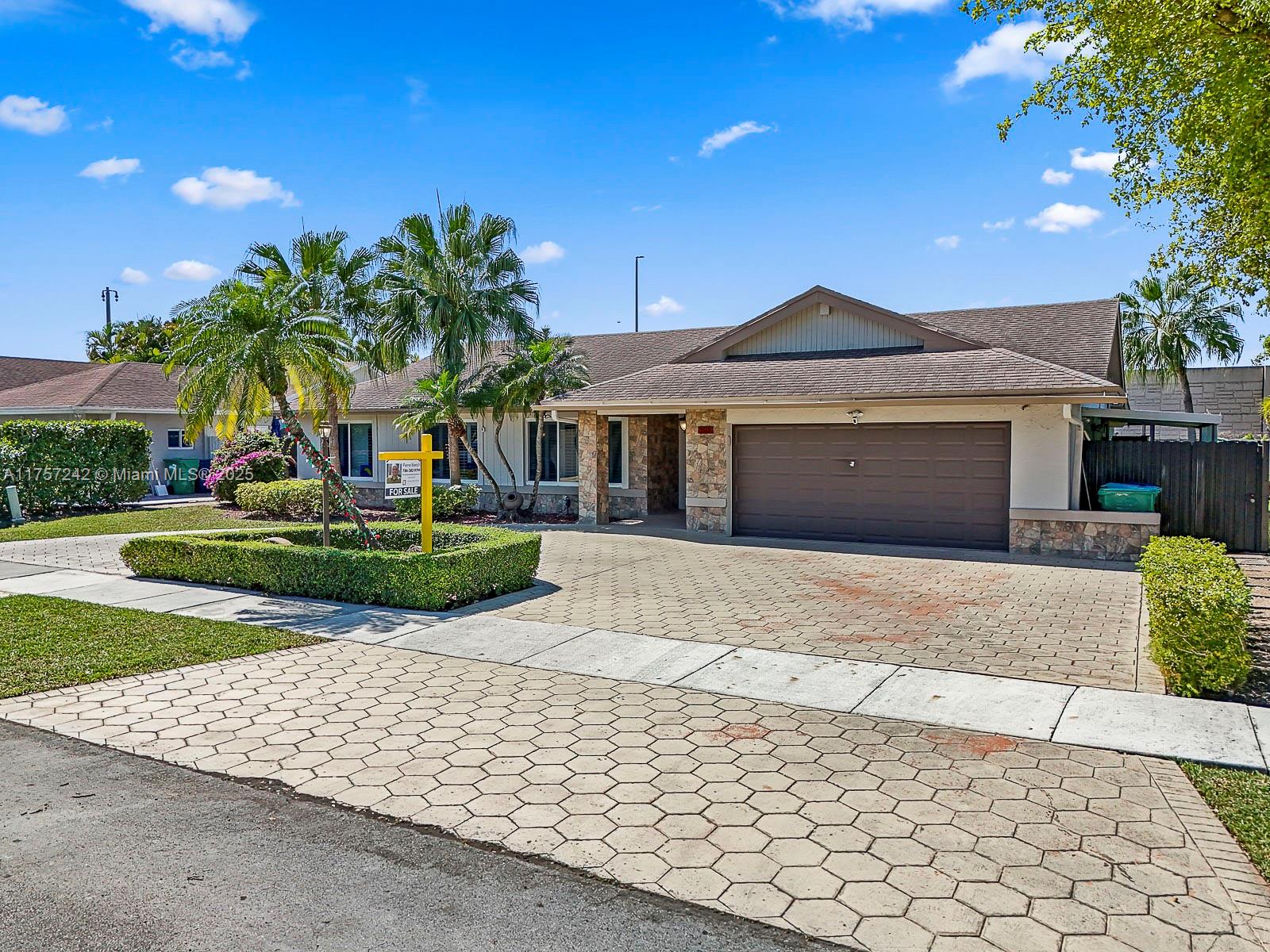 9512 Sw 118th Pl, Miami, Broward County, Florida - 4 Bedrooms  
2 Bathrooms - 