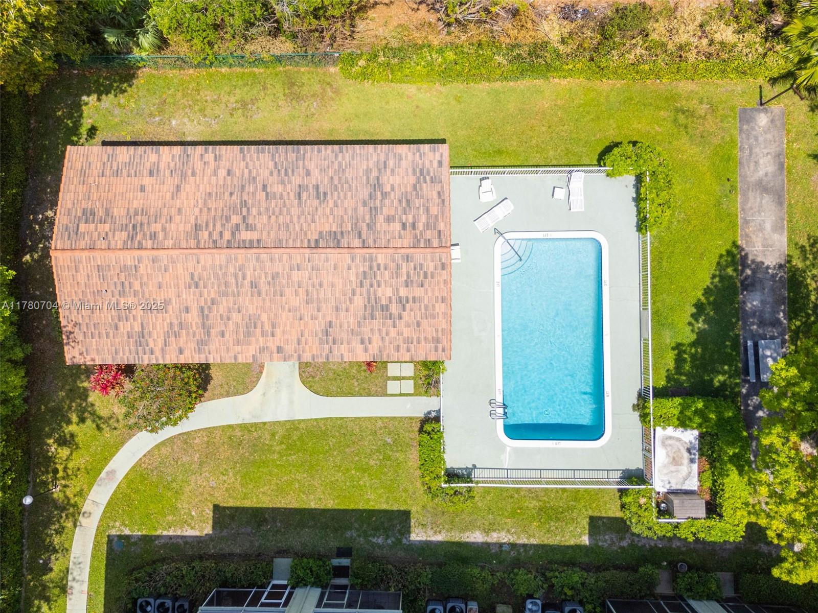 PALM RIDGE VILLAGE CONDO - Residential