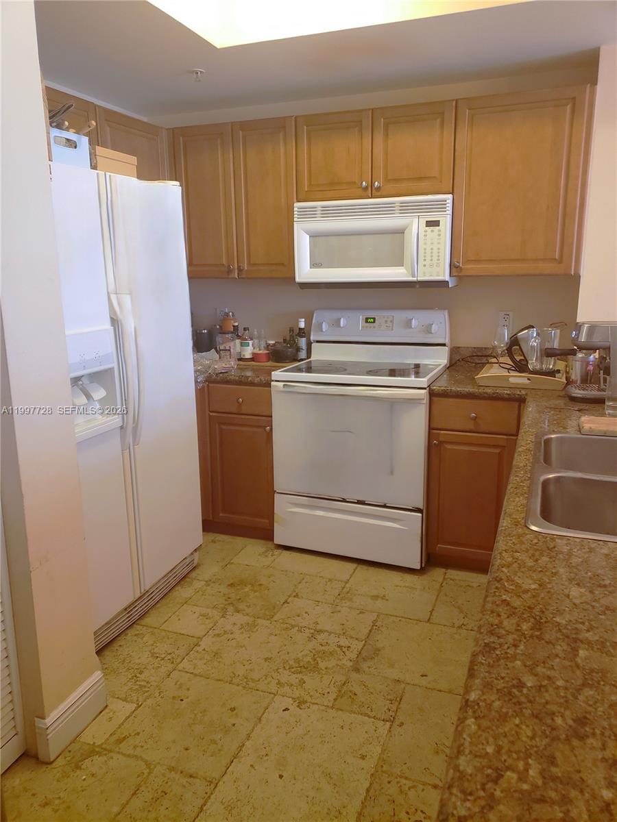 GABLES PARK TOWER - Residential Lease