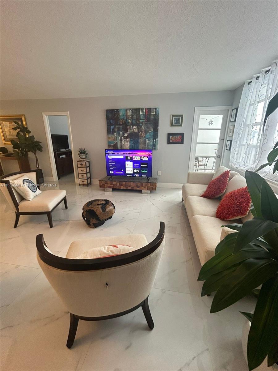 2750 Ne 183rd St 2412, Aventura, Miami-Dade County, Florida - 1 Bedrooms  
2 Bathrooms - 