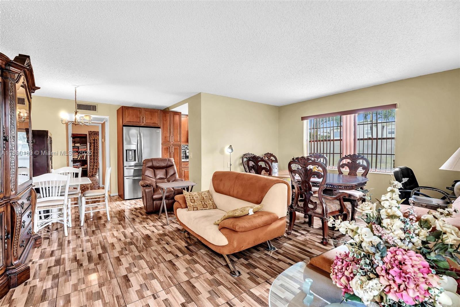 MARKHAM H CONDO - Residential