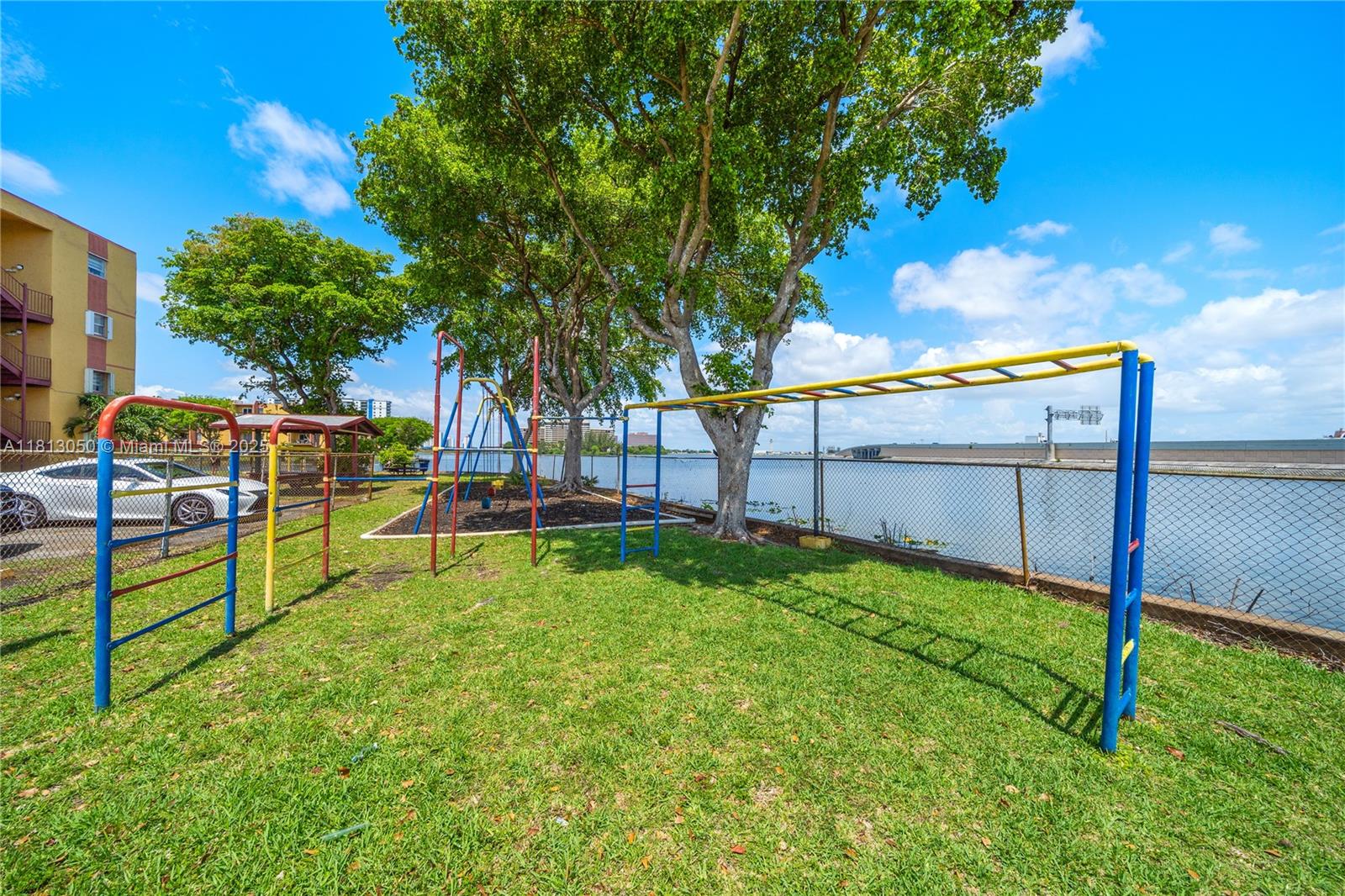 SUNSET VILLAS NO 3 CONDO - Residential