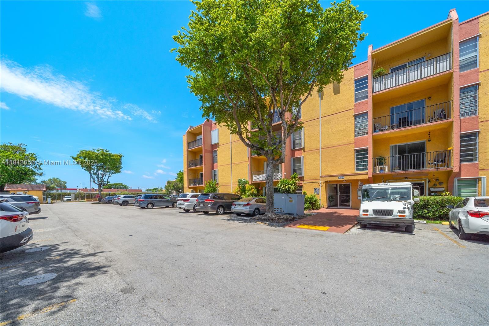 SUNSET VILLAS NO 3 CONDO - Residential