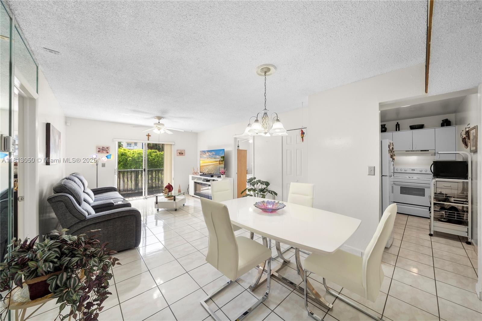 4709 Nw 7th St 405-9, Miami, Broward County, Florida - 2 Bedrooms  
2 Bathrooms - 
