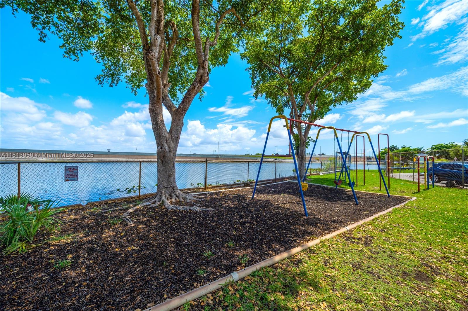 SUNSET VILLAS NO 3 CONDO - Residential